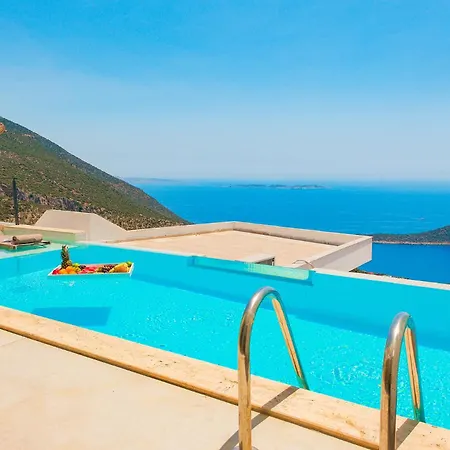 Liz - Hill Vista Villa